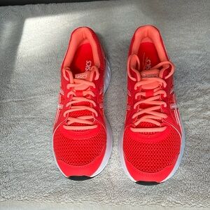 ASICS NEVER WORN Jolt 2